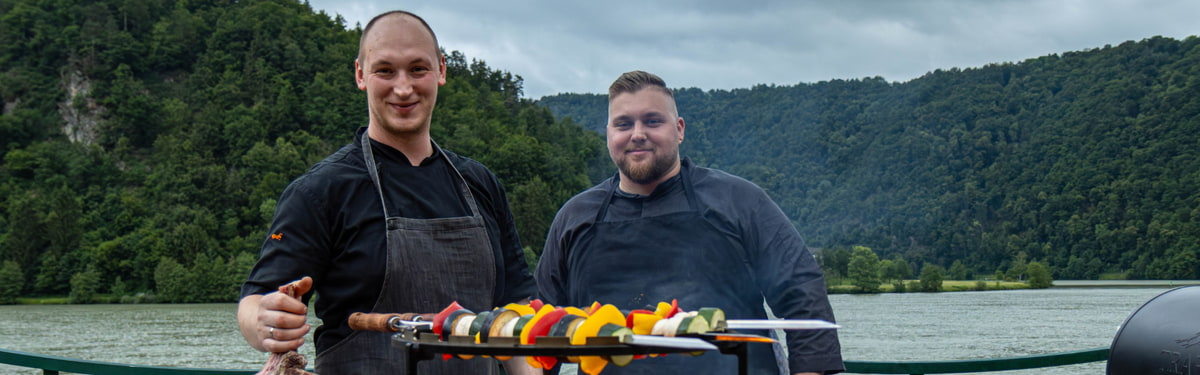 Donauschlingen Küchenteam kocht mit atemberaubenden Ausblick auf die Donauschlinge